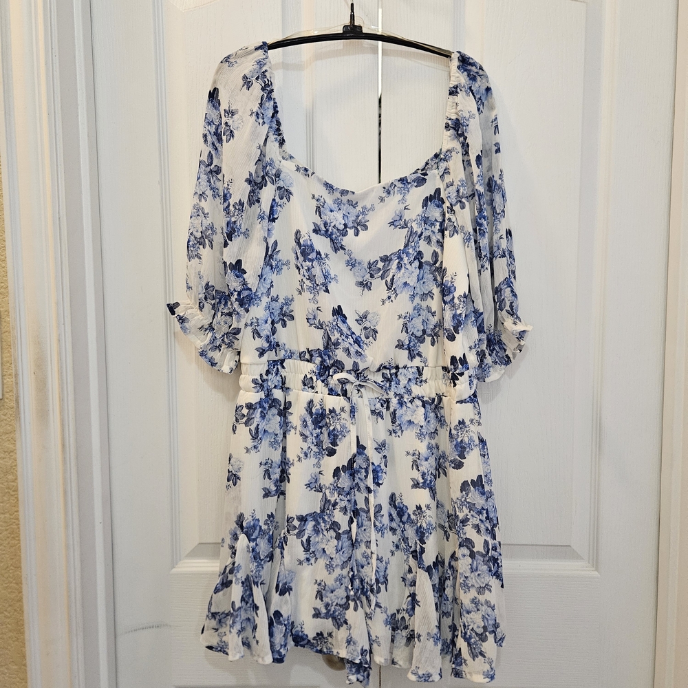 Trixxi Floral Romper – Size XL – Blue & White Boho Style - Picture 2 of 9